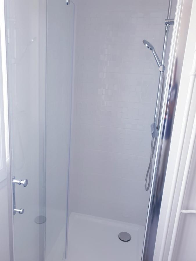 Big Flat Sea Vieuw 95 M2 5 Rooms Near Airport 5 Min Train 3 Min And Tram On Site, Beach 7 Min, 2 Showers And 2 Toilets , Neuf Grand Appartement 95 M2 5 Chambres Proche Aeroport 5 Min Train 3 Min Et Tramway Sur Place, Plage 7 Min 2 Douches Et 2 Wc Vue Nice Eksteriør billede