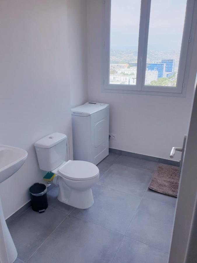 Big Flat Sea Vieuw 95 M2 5 Rooms Near Airport 5 Min Train 3 Min And Tram On Site, Beach 7 Min, 2 Showers And 2 Toilets , Neuf Grand Appartement 95 M2 5 Chambres Proche Aeroport 5 Min Train 3 Min Et Tramway Sur Place, Plage 7 Min 2 Douches Et 2 Wc Vue Nice Eksteriør billede