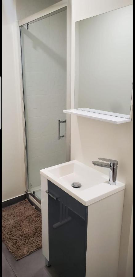 Big Flat Sea Vieuw 95 M2 5 Rooms Near Airport 5 Min Train 3 Min And Tram On Site, Beach 7 Min, 2 Showers And 2 Toilets , Neuf Grand Appartement 95 M2 5 Chambres Proche Aeroport 5 Min Train 3 Min Et Tramway Sur Place, Plage 7 Min 2 Douches Et 2 Wc Vue Nice Eksteriør billede